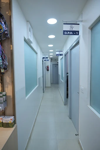 Vetic Pet Clinic, Malviya Nagar Veterinary Clinic in Malviya Nagar, Delhi — Facility Photo 3